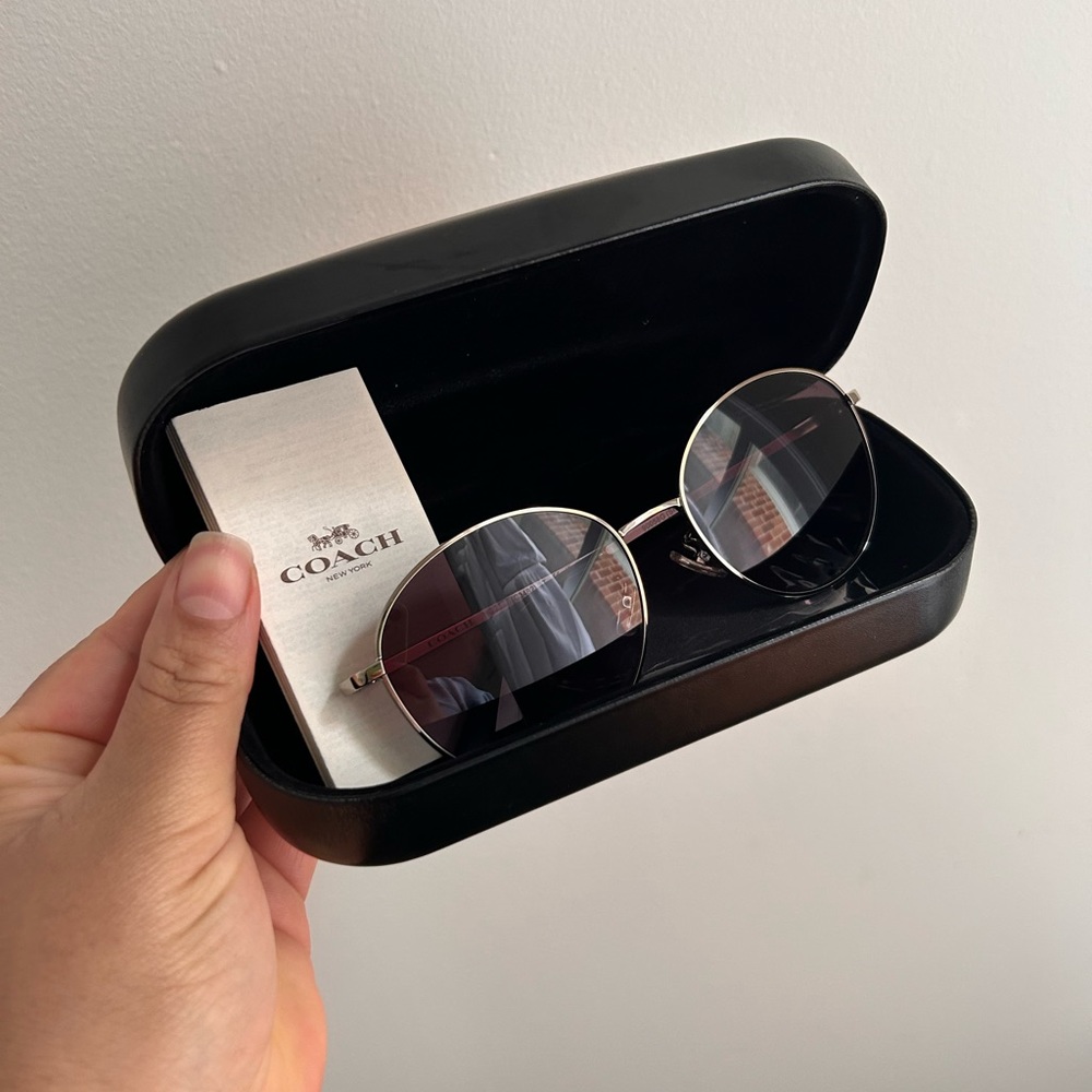 Coach Lia Round Sunglasses